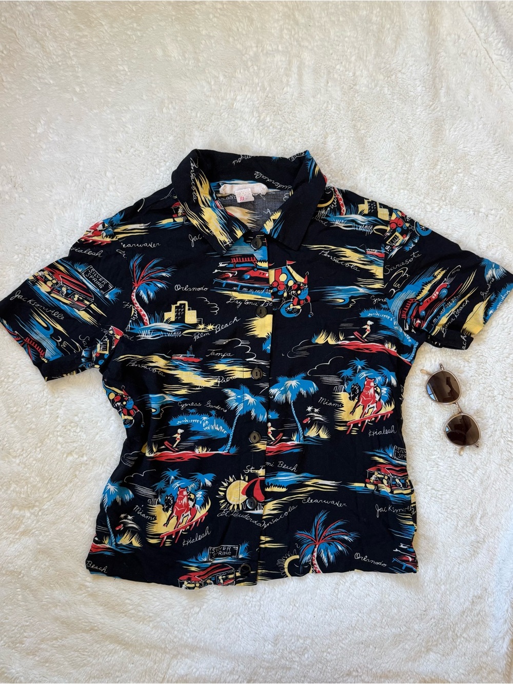 Women’s 90s Vintage Florida Theme Hawaiian Shirt Size Small